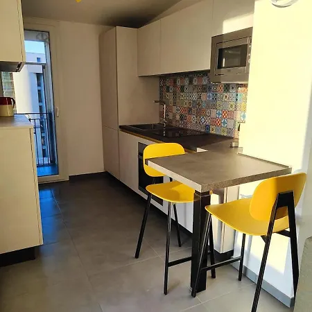 Apartment Qasa With Terrace, Center